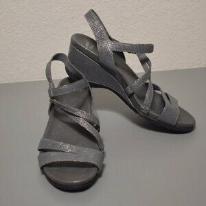 Dansko Addyson Pewter Metallic Distressed Leather Wedge Sandals 39